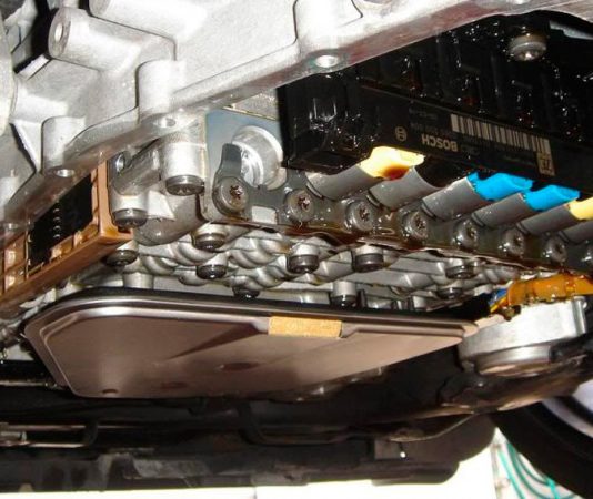 Водіям роз’яснили, як і коли потрібно міняти масло в АКП