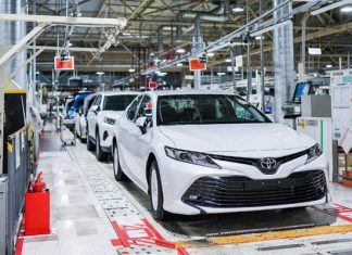 Lexus, Toyota та Nissan: хто з виробників повертається на ринок РФ
