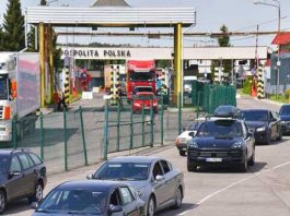 Які документи потрібні для виїзду до Польщі на авто – відповідь МВС