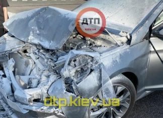 Під Києвом дівчина хотіла заправитися, а влаштувала ДТП – відео