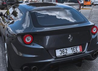 В Україну привезли суперкар для пільгового розмитнення