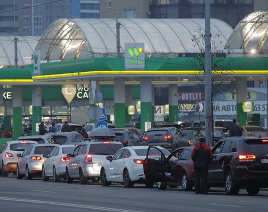 Як і де знайти бензин в Україні влітку 2022 року