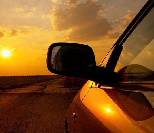 Автомобілі чорного кольору на сонці нагріваються до 70 градусів