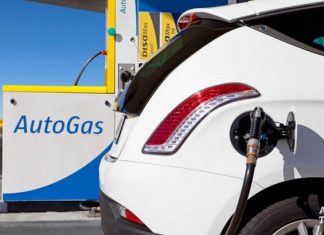 Українці розповіли, які фактори збивають ціни на бензин для автомобілів