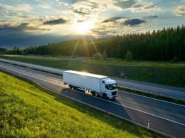 Польща змінює правила транзиту автомобілів з України