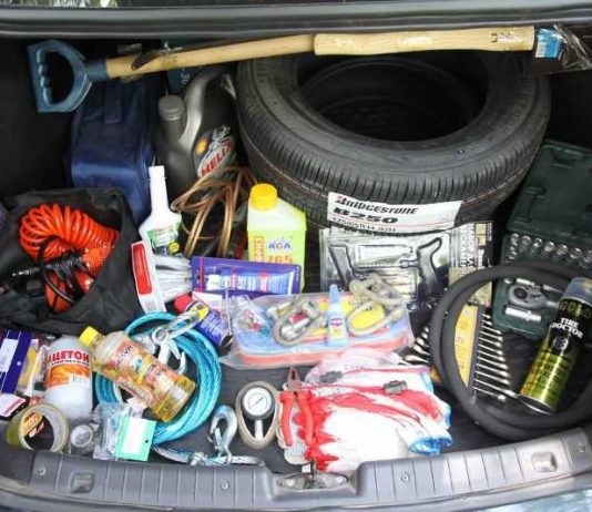 Названо 10 речей, які завжди повинні бути в авто