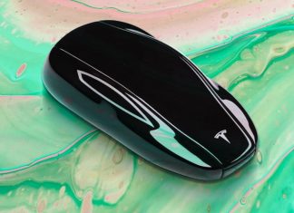 Tesla зробить ключ-брелок для автомобілів платною опцією