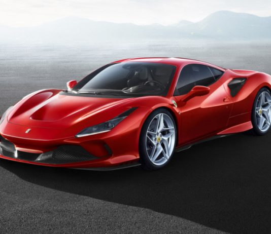 В Одесі помітили перший в Україні гіперкар Ferrari F8 Tributo