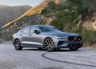 Замінити батарею електромобіля Volvo дорожче, ніж купити нову машину