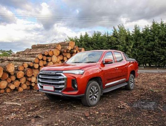 Китайці привезли в Європу електричний пікап за €60 000