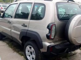 У мережі показали перший російський кросовер – курйозні фото