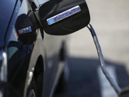 Українці не поспішають пересідати на електрокари – причина