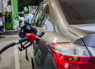 Не треба вірити у дива: як українських водіїв обманюють на АЗС із паливом