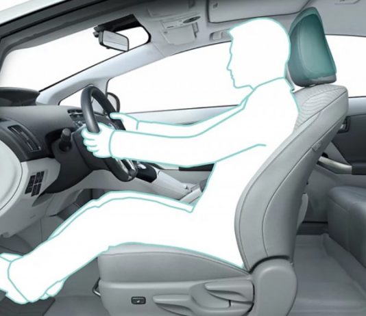 Експерти пояснили, для чого потрібні підголовники в автомобілі