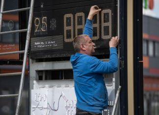 Як і чому восени в Україні зростуть ціни на бензин