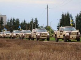 У США волонтери купують 100 пікапів для збройних сил