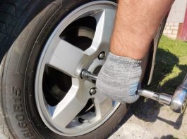 Водіям нагадали, коли потрібно міняти літню гуму на зимову