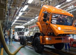 Російський автовиробник вкрав американські двигуни та німецькі коробки передач