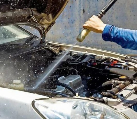 Як помити двигун автомобіля правильно, щоб йому не нашкодити