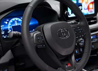 Відомі автобренди звинувачуються у випуску надто великої кількості машин