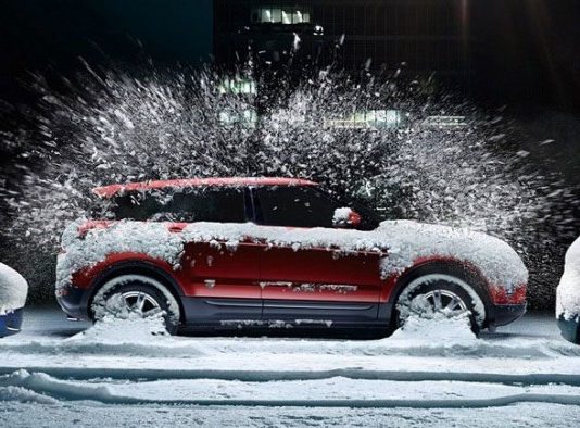 Водіям розповіли, які речі взимку не можна залишати на ніч в автомобілі