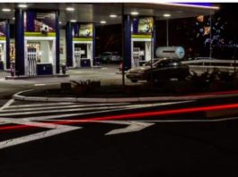 Які заправки працюють на автономному живлення та з постійним інтернетом