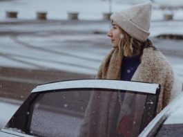 Як часто українці користувалися таксі та самокатами у 2022 році