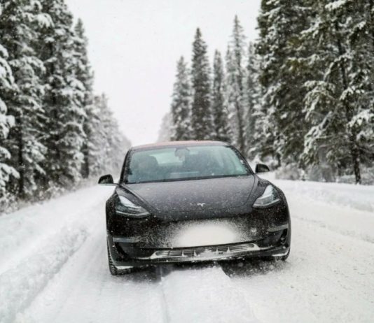 Що буде, якщо електромобіль залишити на вулиці за температури -20