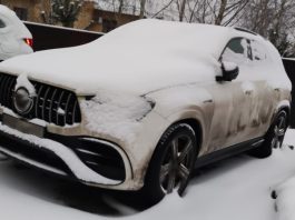 Експерти розповіли, як правильно зчищати сніг із автомобіля, щоб не зіпсувати фарбу