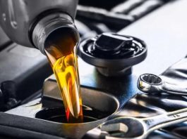 Чому моторне масло потрібно міняти не рідше одного разу на рік. Це важливо