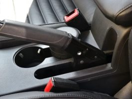 Які автомобілі краще не ставити на ручне гальмо в морози