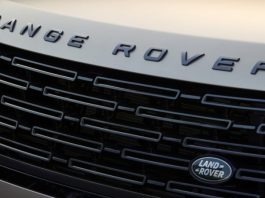 Кросовери концерну Jaguar Land Rover потрапили під відгук через можливий витік олії в ДВЗ