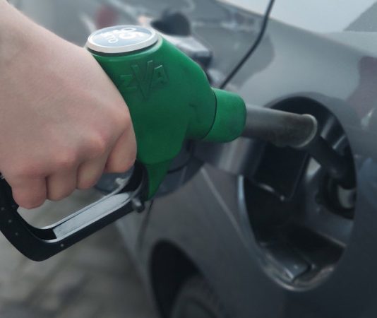 Автоексперт перерахував найефективніші способи зниження витрати пального