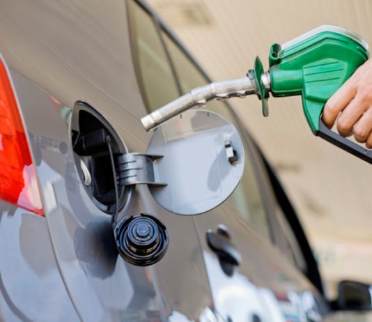 Відомо, як швидко перевірити якість бензину