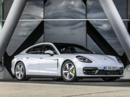 Компанія Porsche анонсувала вихід нового трирядного кросовера на першому фото