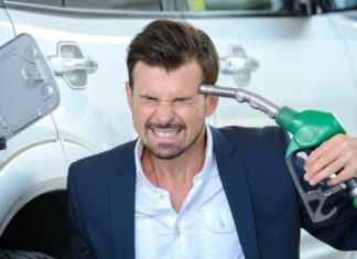 Українські АЗС можуть продавати російське пальне: як це можливо