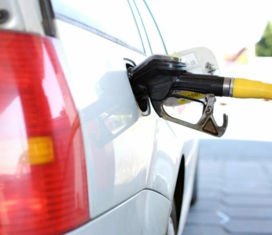 Головні причини, чому не можна заправляти бак автомобіля «до повного»
