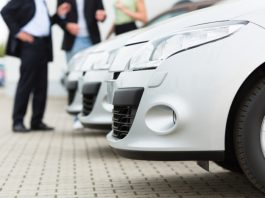 Автомобіль б’є струмом: у чому причина та що робити