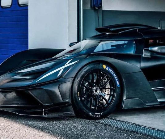 4,3 млн доларів опинилися на дорозі: Bugatti доведе до досконалості новий гіперкар