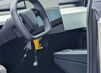 Серійний Tesla Cybertruck здивував інтер’єром