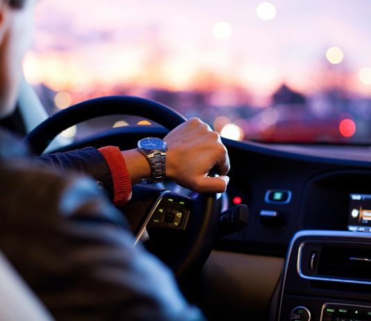 Як не заснути за кермом: поради водіям на кожен день