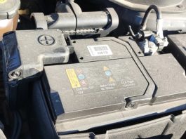 Чому важливо знати, яку клему першою знімати з АКБ