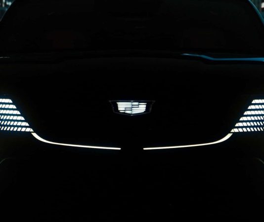 Опубліковано відео електрокросовера Cadillac Escalade IQ, який розсекретять 9 серпня