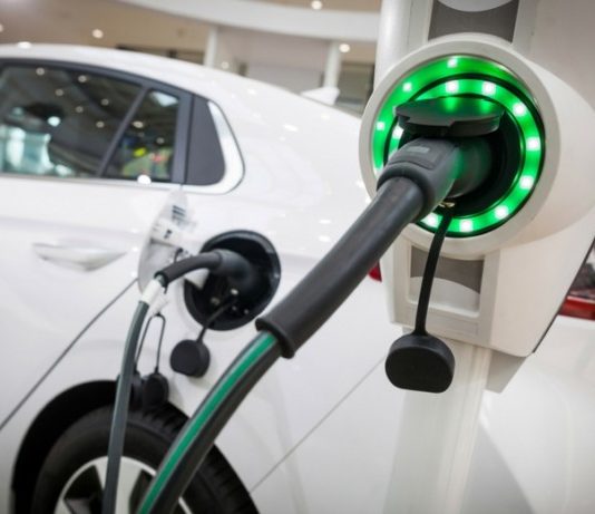 Електромобілі визнали одними з найненадійніших автомобілів