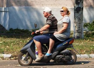 Водіїв мопедів почали штрафувати: у чому причина