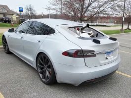 Блогер збільшив запас ходу Tesla Model S до 1600 км за допомогою ДВЗ