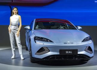 Китай повільно, але вірно завойовує світовий авторинок. Опубліковано страшні прогнози