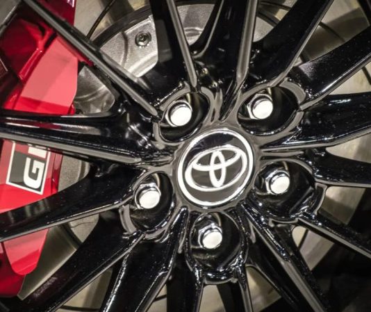 Дизайн від Corolla Cross: середньорозмірний позашляховик Toyota показали на перших фотографіях