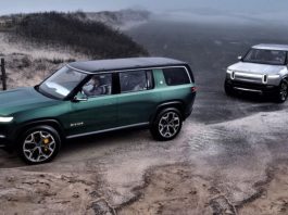 Rivian знизила потужність двомоторних електропозашляховиків та пікапів перед стартом продажу