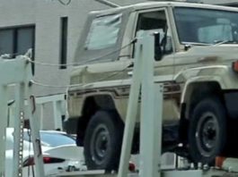 На фото показаний компактний Toyota Land Cruiser 70 з покращеними показниками прохідності